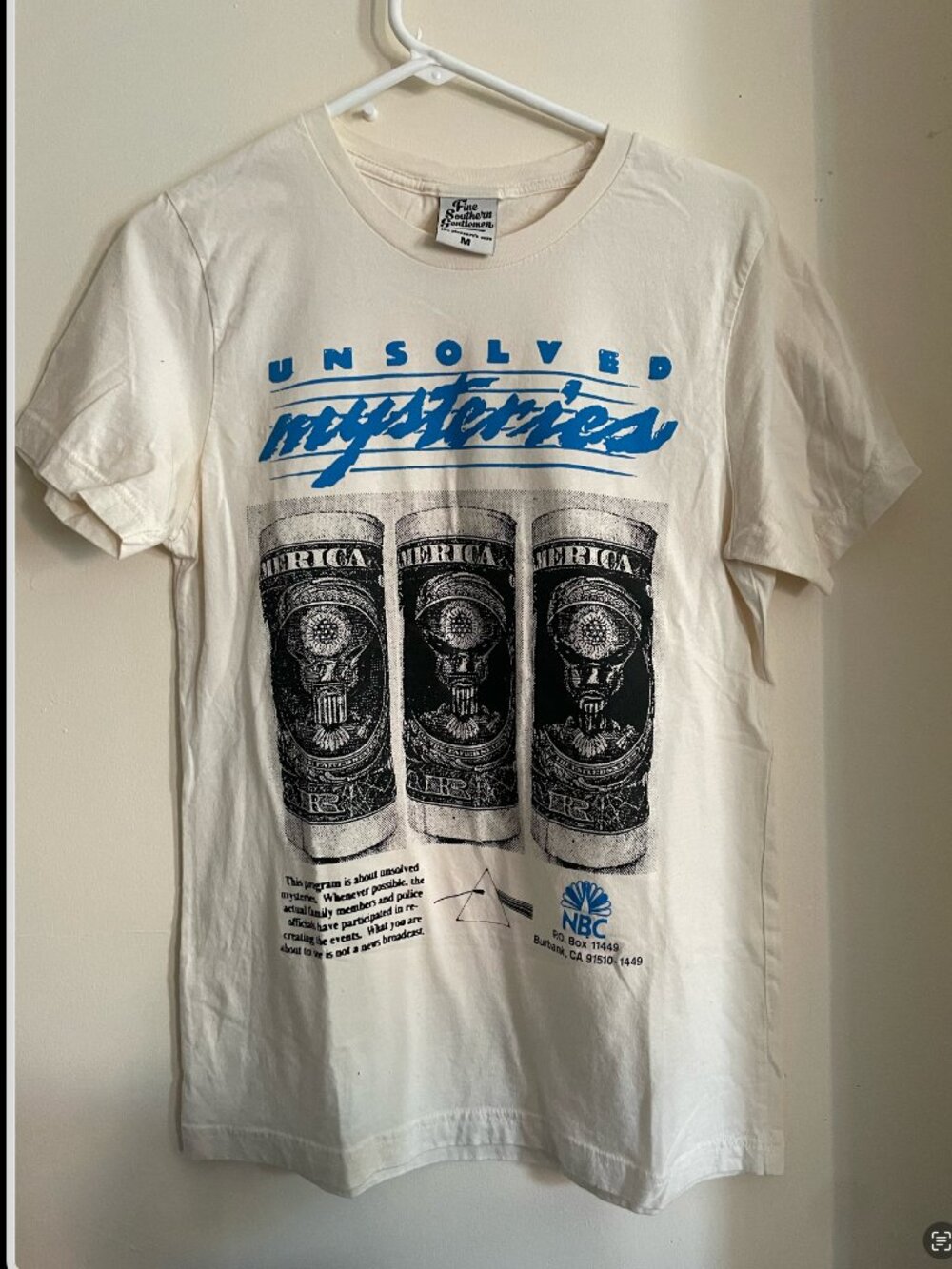 [EUC] Unsolved Mysteries Graphic Tee - Size Medium